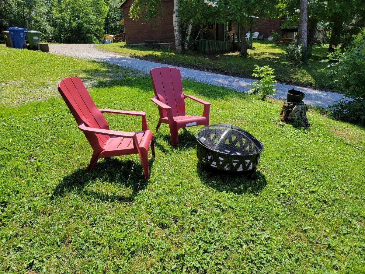 Chalet With Great Lake View Gracefield Exterior photo